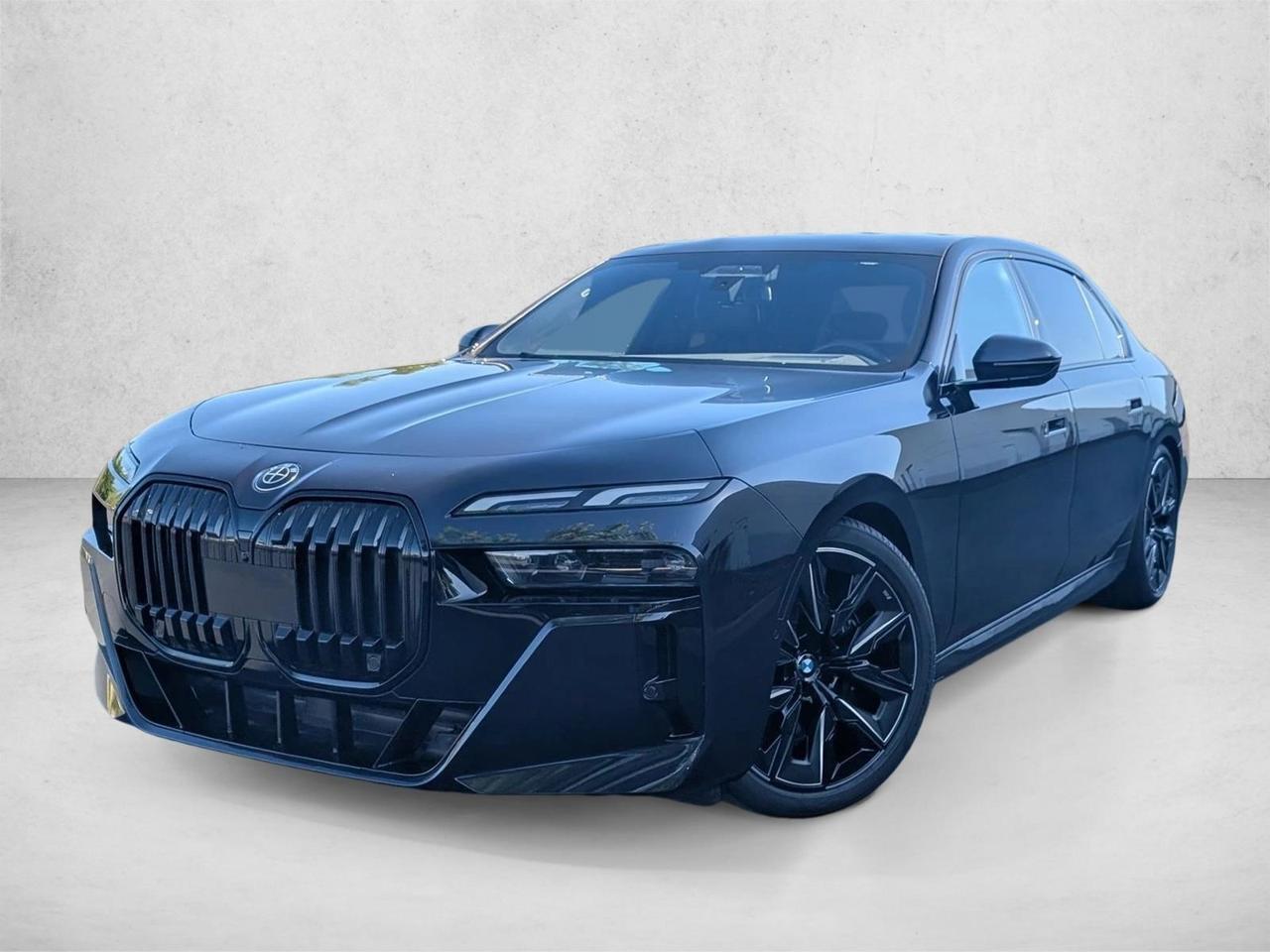 2023 BMW 7 Series 740i's photo