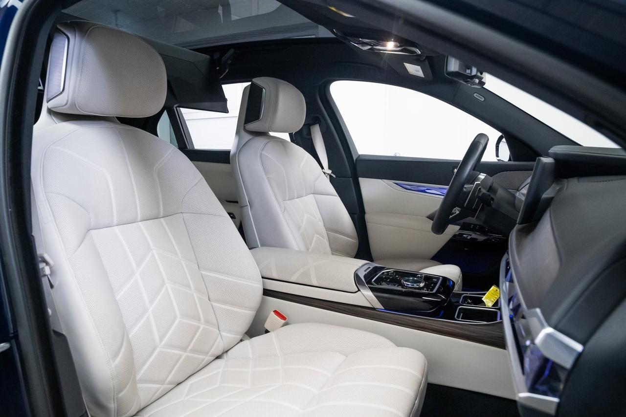 2023 BMW 7 Series 760i xDrive Luxury Rear Seating Package M Sport Package Portland OR
