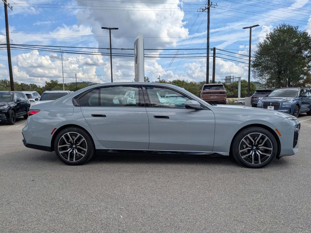 2023 BMW 7 Series 760i xDrive