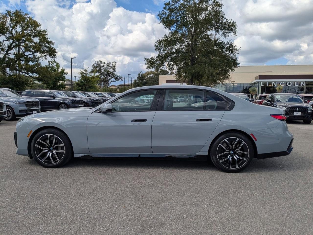 2023 BMW 7 Series 760i xDrive