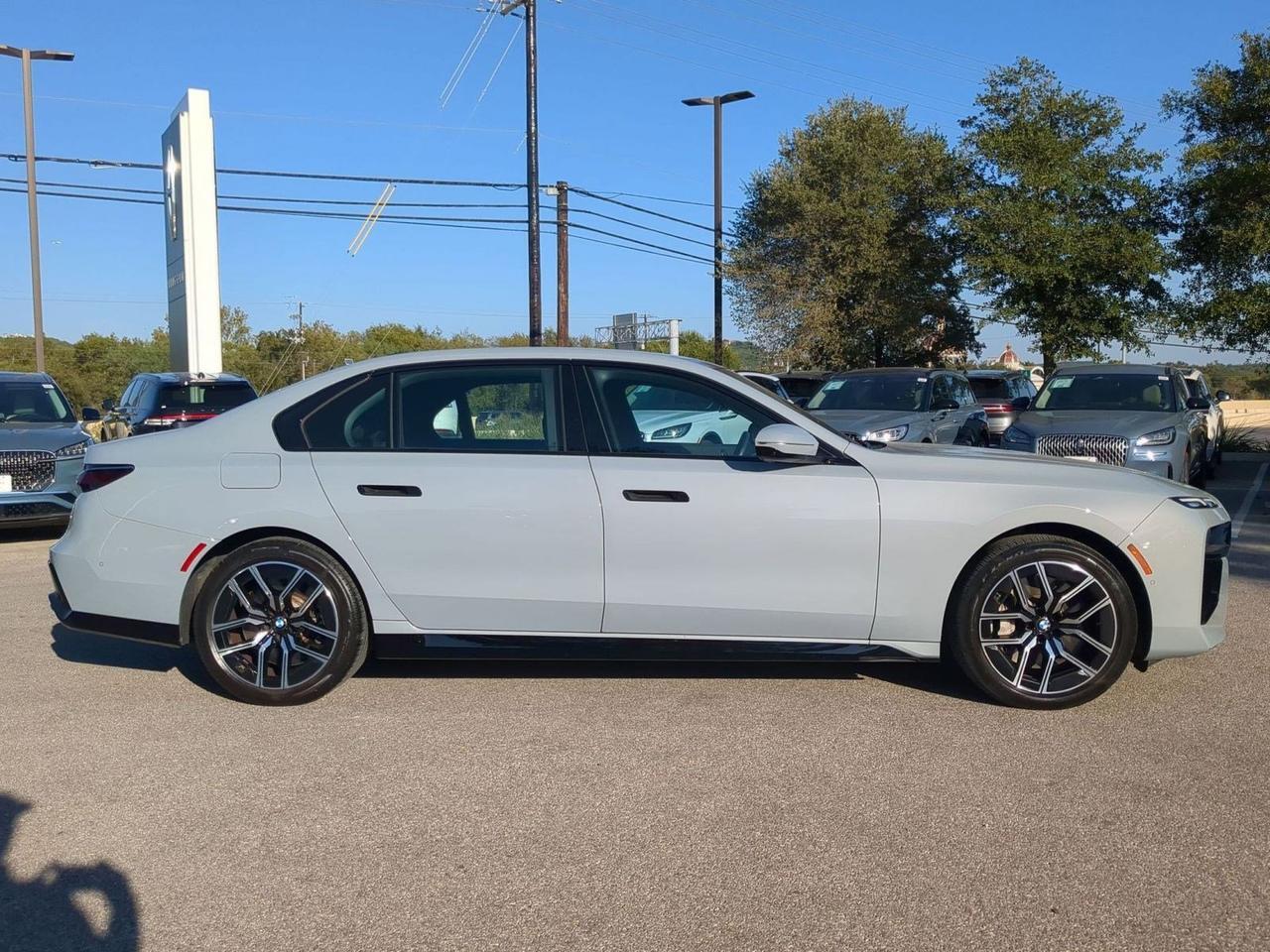 2023 BMW 7 Series 760i xDrive