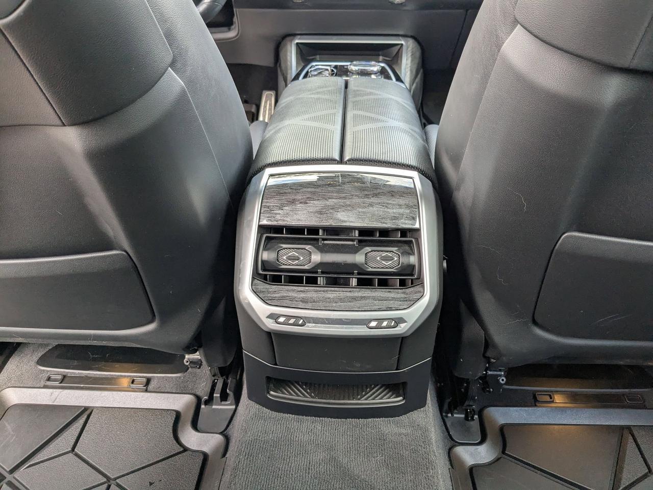 2023 BMW 7 Series 760i xDrive