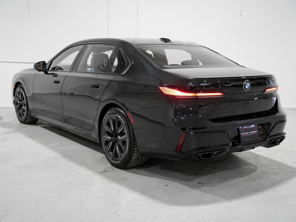 2023 BMW 7 Series 760i xDrive