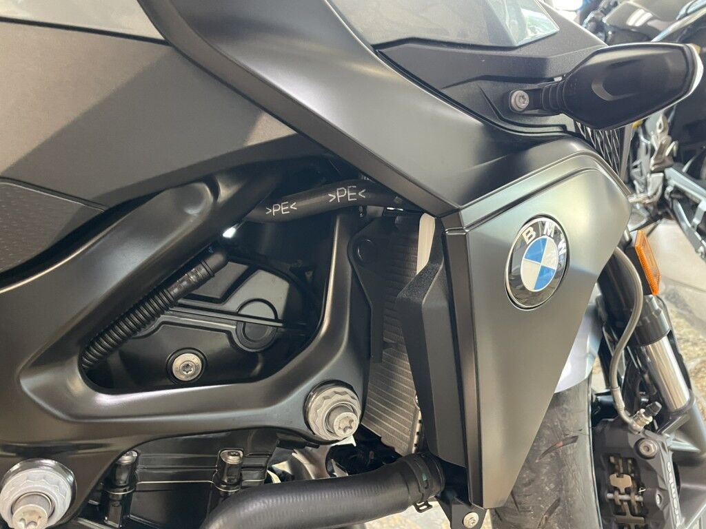 2023 BMW F900R EXCLUSIVE~PRO RIDE MODES~LOWERING PKG~HEATED GRIPS~BREMBO BRAKES~STEERING STABILIZER BAR~ONLINE FINANCE AND SHIPPING AVAILABLE!!!!! Sarasota FL