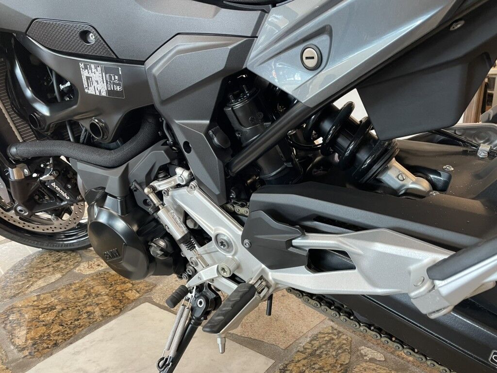 2023 BMW F900R EXCLUSIVE~PRO RIDE MODES~LOWERING PKG~HEATED GRIPS~BREMBO BRAKES~STEERING STABILIZER BAR~ONLINE FINANCE AND SHIPPING AVAILABLE!!!!! Sarasota FL