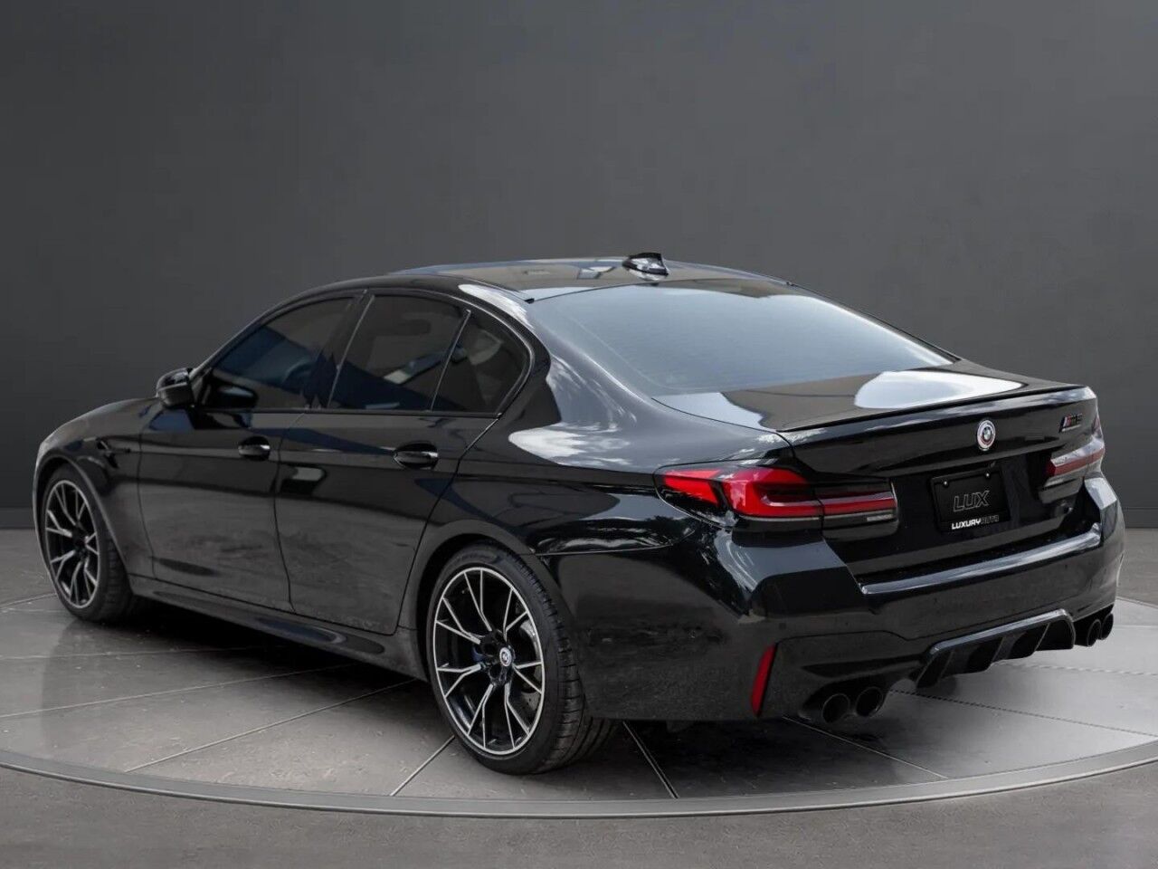 2023 BMW M5