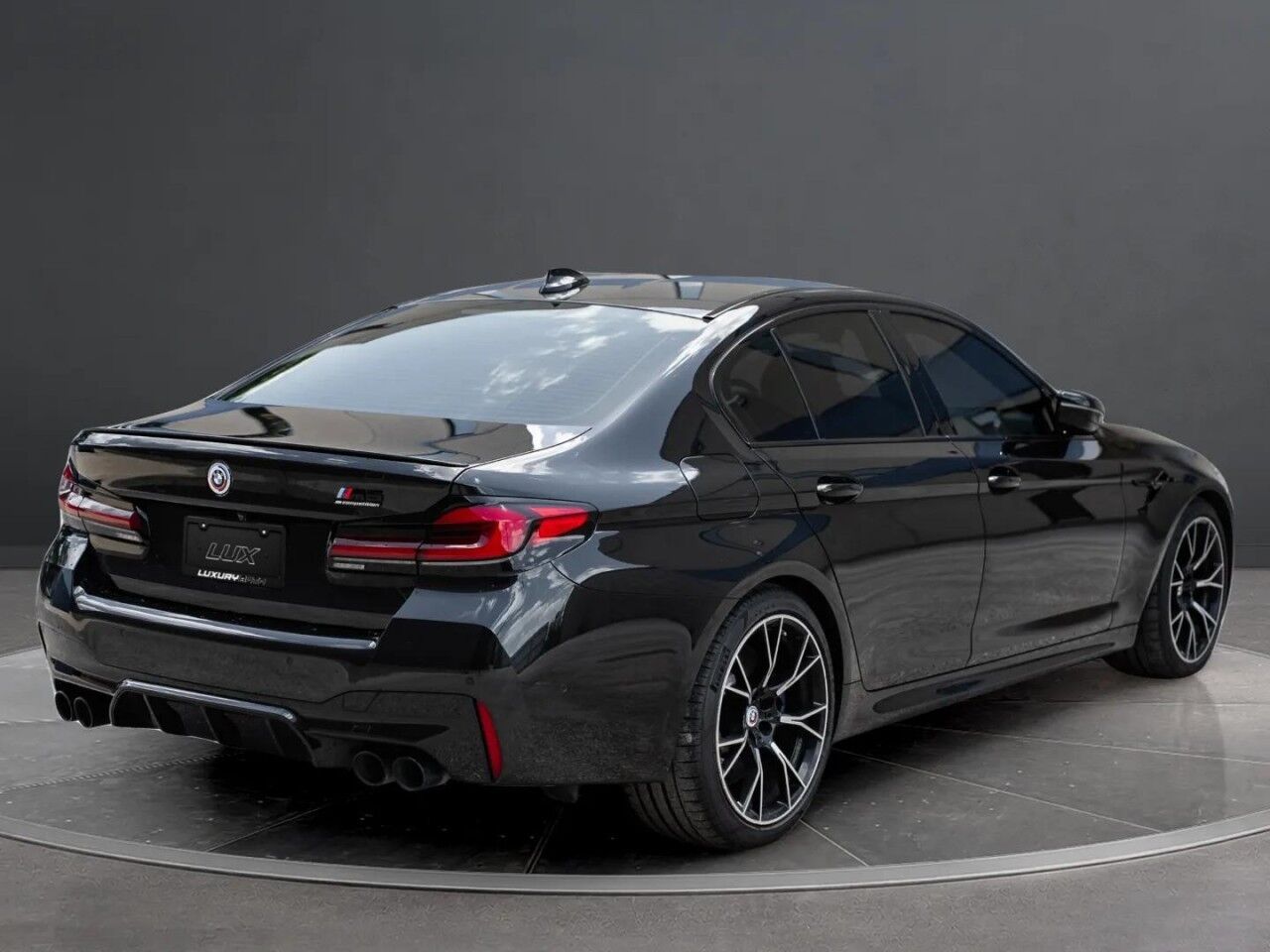 2023 BMW M5