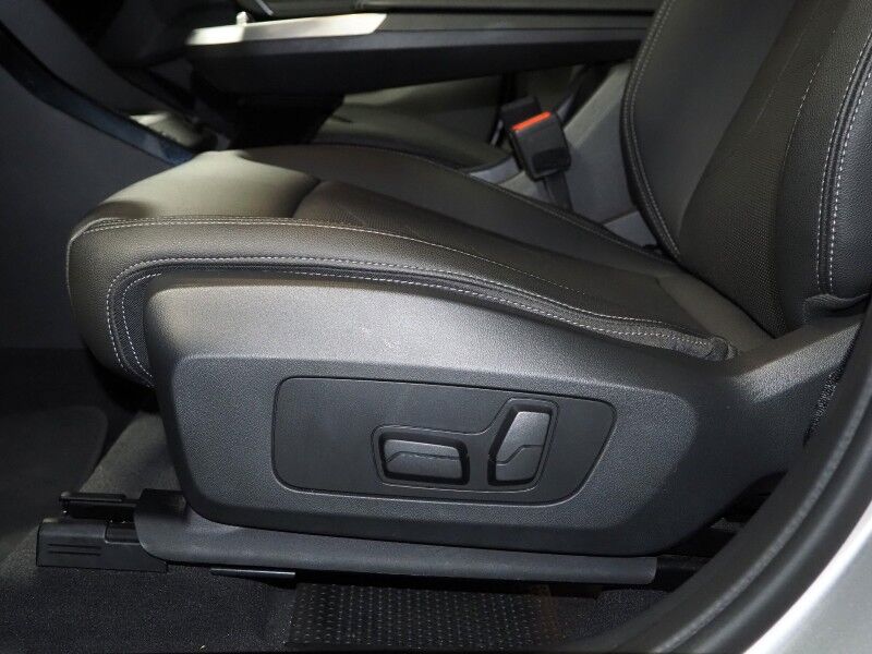 2023 BMW X1 xDrive28i AWD *NAVIGATION, SAFETY ALERTS, BACKUP-CAMERA, PANORAMA MOONROOF, COMFORT ACCESS, POWER LIFTGATE, WIRELESS CHARGING, ANDROID & APPLE Round Rock TX