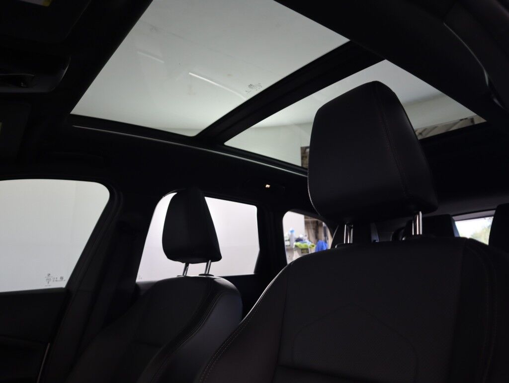 2023 BMW X1 xDrive28i w/Convenience/Panoramic Sunroof Maumee OH