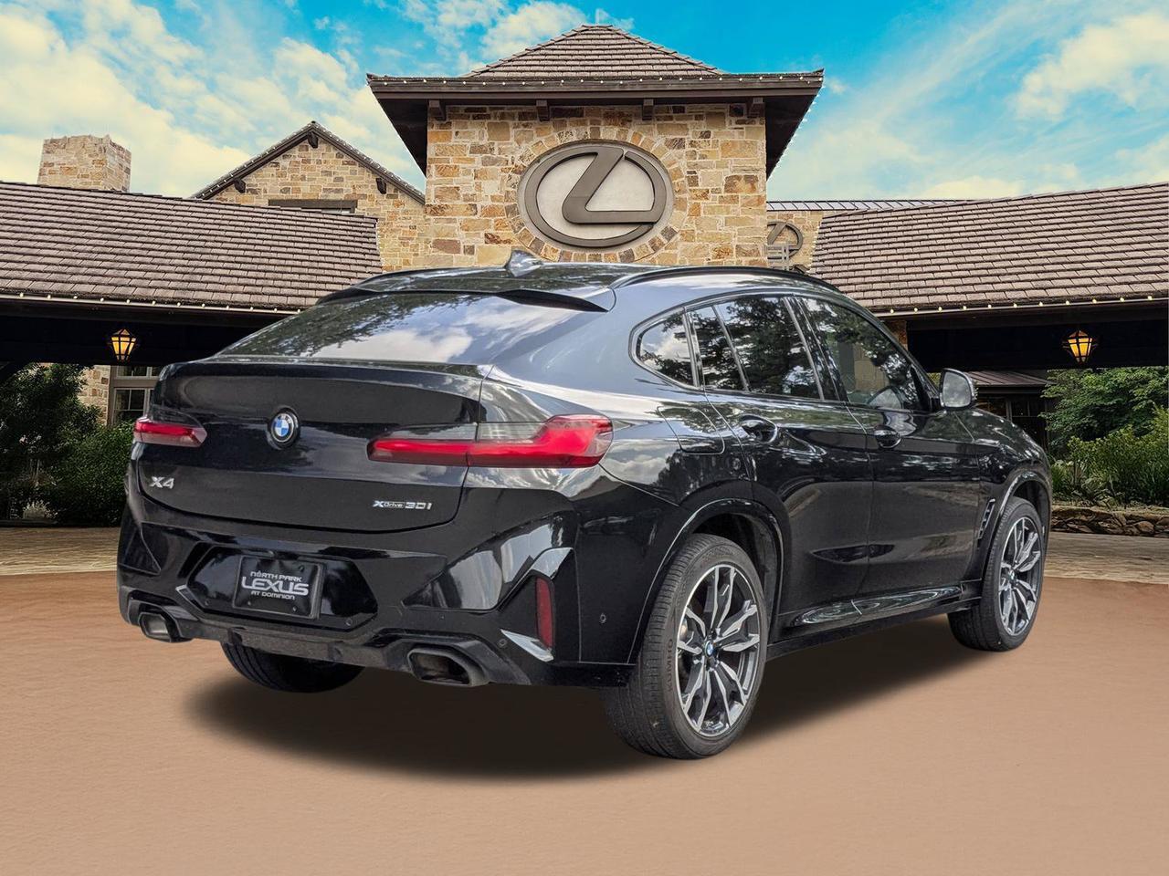 2023 BMW X4 xDrive30i