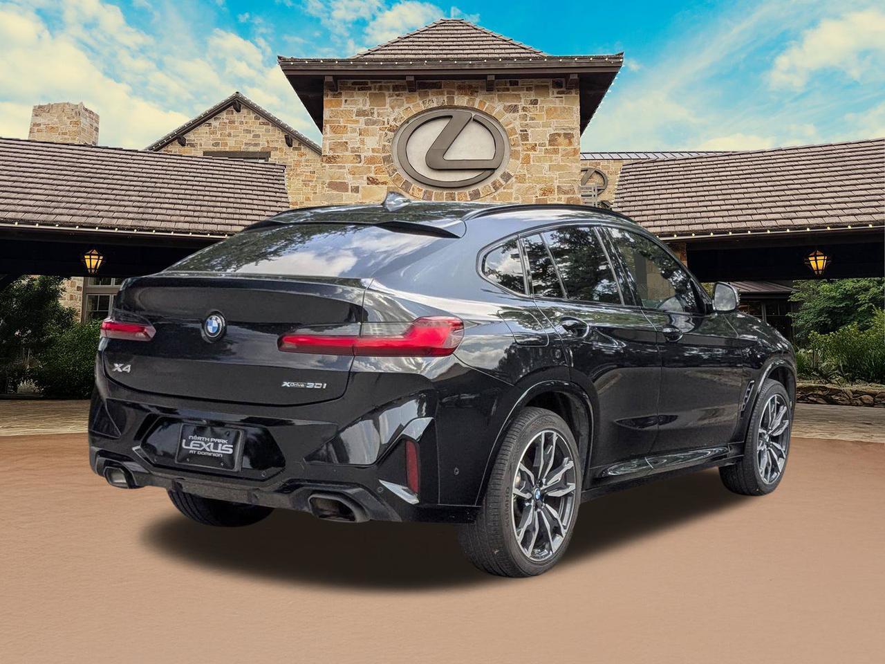 2023 BMW X4 xDrive30i