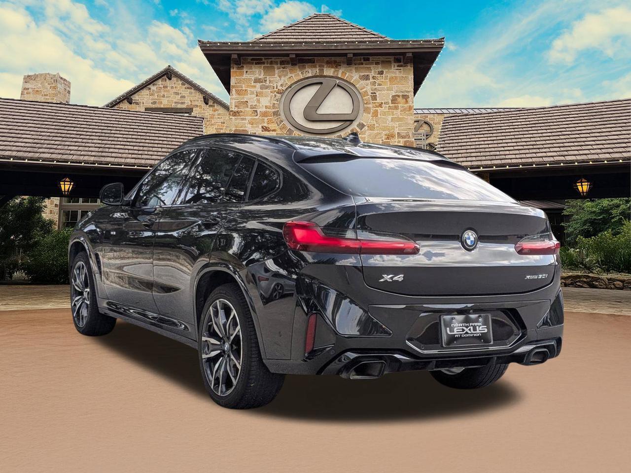 2023 BMW X4 xDrive30i