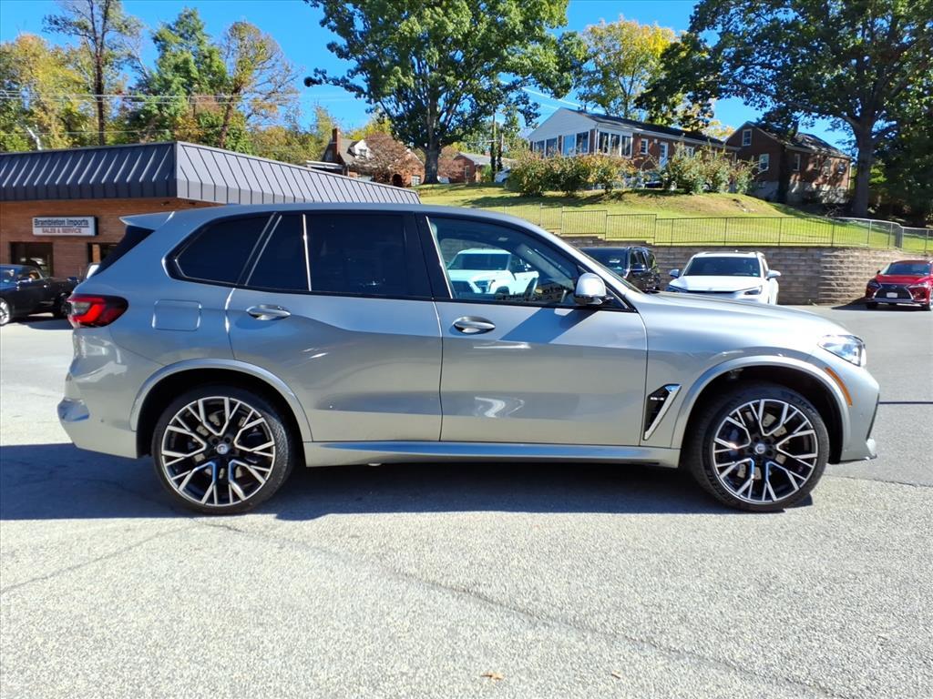 2023 BMW X5 M .