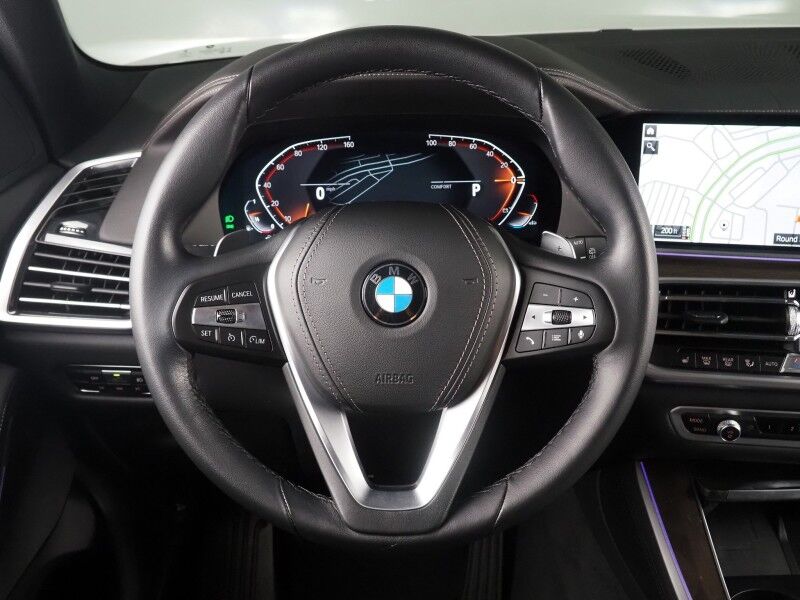 2023 BMW X5 sDrive40i *HEADS-UP DISPLAY, NAVIGATION, LIVE COCKPIT PRO, SAFETY ALERTS, 360 VIEW CAMERAS, PANORAMA MOONROOF, HEATED SEATS, POWER LIFTGATE, REMOTE START, COMFORT ACCESS, 21 INCH WHEELS, WIRELESS CHARGING, ANDROID & APPLE Round Rock TX