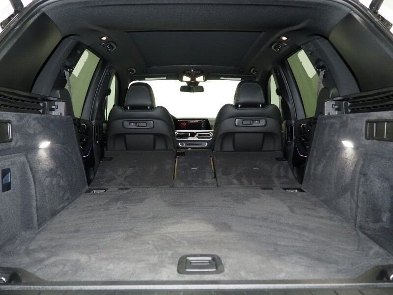 2023 BMW X5 sDrive40i *HEADS-UP DISPLAY, NAVIGATION, LIVE COCKPIT PRO, SAFETY ALERTS, 360 VIEW CAMERAS, PANORAMA MOONROOF, HEATED SEATS, POWER LIFTGATE, REMOTE START, COMFORT ACCESS, 21 INCH WHEELS, WIRELESS CHARGING, ANDROID & APPLE Round Rock TX