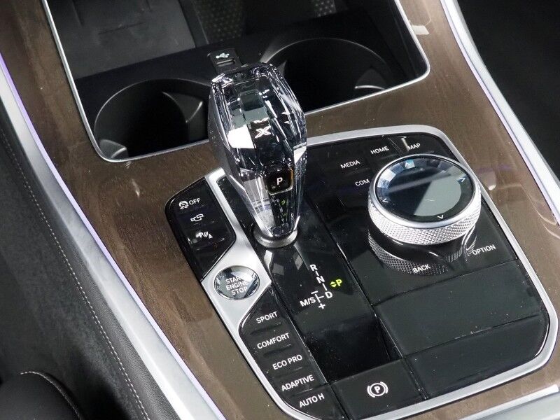 2023 BMW X5 sDrive40i *HEADS-UP DISPLAY, NAVIGATION, LIVE COCKPIT PRO, SAFETY ALERTS, 360 VIEW CAMERAS, PANORAMA MOONROOF, HEATED SEATS, POWER LIFTGATE, REMOTE START, COMFORT ACCESS, 21 INCH WHEELS, WIRELESS CHARGING, ANDROID & APPLE Round Rock TX