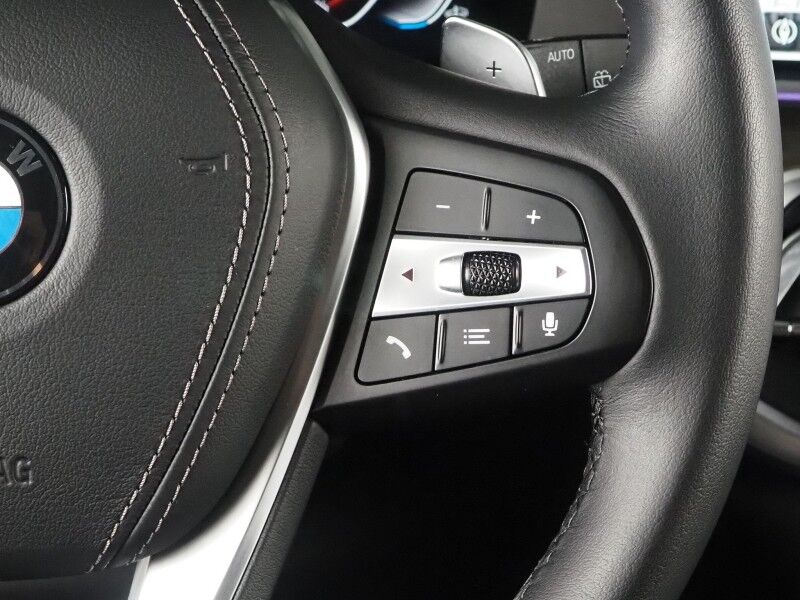 2023 BMW X5 sDrive40i *HEADS-UP DISPLAY, NAVIGATION, LIVE COCKPIT PRO, SAFETY ALERTS, 360 VIEW CAMERAS, PANORAMA MOONROOF, HEATED SEATS, POWER LIFTGATE, REMOTE START, COMFORT ACCESS, 21 INCH WHEELS, WIRELESS CHARGING, ANDROID & APPLE Round Rock TX