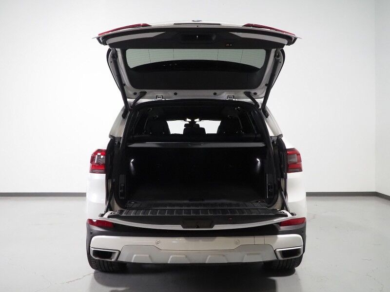 2023 BMW X5 sDrive40i *HEADS-UP DISPLAY, NAVIGATION, LIVE COCKPIT PRO, SAFETY ALERTS, 360 VIEW CAMERAS, PANORAMA MOONROOF, HEATED SEATS, POWER LIFTGATE, REMOTE START, COMFORT ACCESS, 21 INCH WHEELS, WIRELESS CHARGING, ANDROID & APPLE Round Rock TX