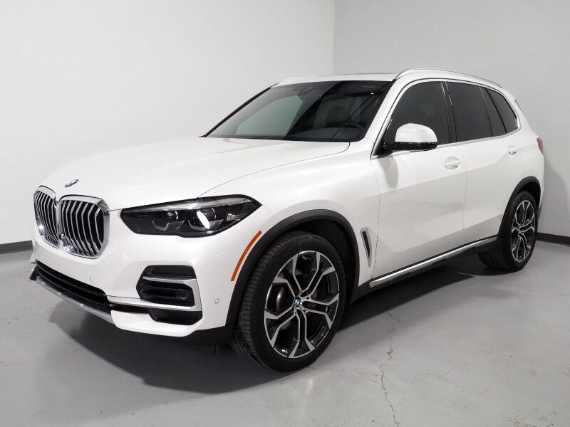 2023 BMW X5 sDrive40i *HEADS-UP DISPLAY, NAVIGATION, LIVE COCKPIT PRO, SAFETY ALERTS, 360 VIEW CAMERAS, PANORAMA MOONROOF, HEATED SEATS, POWER LIFTGATE, REMOTE START, COMFORT ACCESS, 21 INCH WHEELS, WIRELESS CHARGING, ANDROID & APPLE Round Rock TX