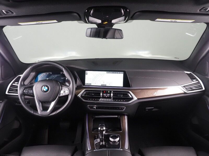 2023 BMW X5 sDrive40i *HEADS-UP DISPLAY, NAVIGATION, LIVE COCKPIT PRO, SAFETY ALERTS, 360 VIEW CAMERAS, PANORAMA MOONROOF, HEATED SEATS, POWER LIFTGATE, REMOTE START, COMFORT ACCESS, 21 INCH WHEELS, WIRELESS CHARGING, ANDROID & APPLE