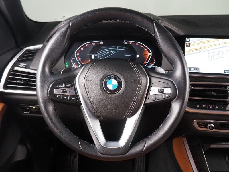 2023 BMW X5 sDrive40i *HEADS-UP DISPLAY, NAVIGATION, LIVE COCKPIT PRO, SAFETY ALERTS, PANORAMA MOONROOF, HEATED SEATS, POWER LIFTGATE, REMOTE START, COMFORT ACCESS, 21 INCH WHEELS, WIRELESS CHARGING, ANDROID & APPLE Round Rock TX