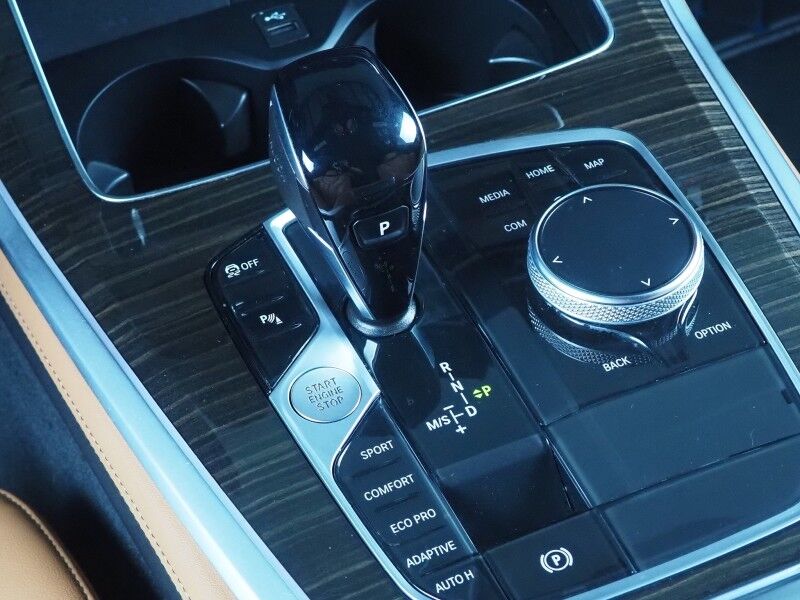 2023 BMW X5 sDrive40i *HEADS-UP DISPLAY, NAVIGATION, LIVE COCKPIT PRO, SAFETY ALERTS, PANORAMA MOONROOF, HEATED SEATS, POWER LIFTGATE, REMOTE START, COMFORT ACCESS, 21 INCH WHEELS, WIRELESS CHARGING, ANDROID & APPLE Round Rock TX