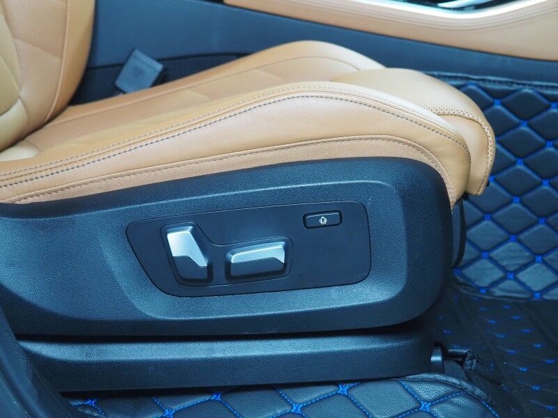 2023 BMW X5 sDrive40i *HEADS-UP DISPLAY, NAVIGATION, LIVE COCKPIT PRO, SAFETY ALERTS, PANORAMA MOONROOF, HEATED SEATS, POWER LIFTGATE, REMOTE START, COMFORT ACCESS, 21 INCH WHEELS, WIRELESS CHARGING, ANDROID & APPLE Round Rock TX