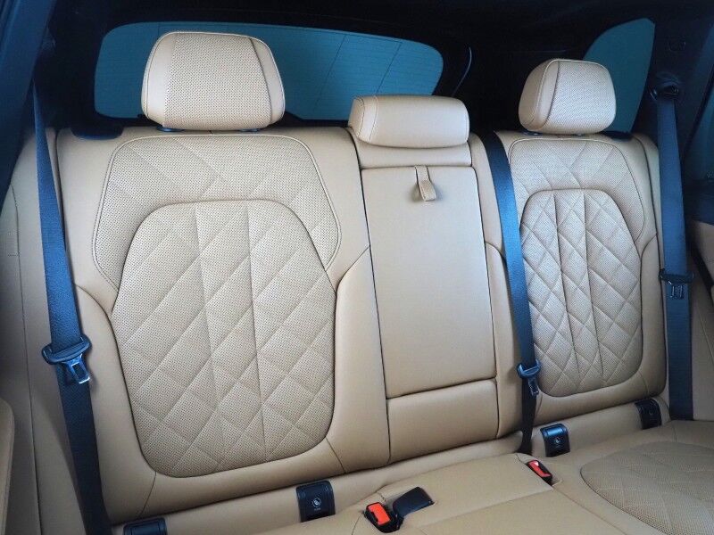 2023 BMW X5 sDrive40i *HEADS-UP DISPLAY, NAVIGATION, LIVE COCKPIT PRO, SAFETY ALERTS, PANORAMA MOONROOF, HEATED SEATS, POWER LIFTGATE, REMOTE START, COMFORT ACCESS, 21 INCH WHEELS, WIRELESS CHARGING, ANDROID & APPLE Round Rock TX