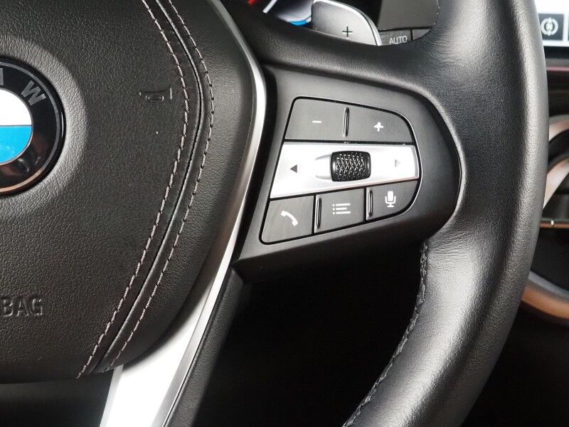 2023 BMW X5 sDrive40i *HEADS-UP DISPLAY, NAVIGATION, LIVE COCKPIT PRO, SAFETY ALERTS, PANORAMA MOONROOF, HEATED SEATS, POWER LIFTGATE, REMOTE START, COMFORT ACCESS, 21 INCH WHEELS, WIRELESS CHARGING, ANDROID & APPLE Round Rock TX