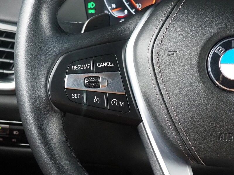 2023 BMW X5 sDrive40i *HEADS-UP DISPLAY, NAVIGATION, LIVE COCKPIT PRO, SAFETY ALERTS, PANORAMA MOONROOF, HEATED SEATS, POWER LIFTGATE, REMOTE START, COMFORT ACCESS, 21 INCH WHEELS, WIRELESS CHARGING, ANDROID & APPLE Round Rock TX