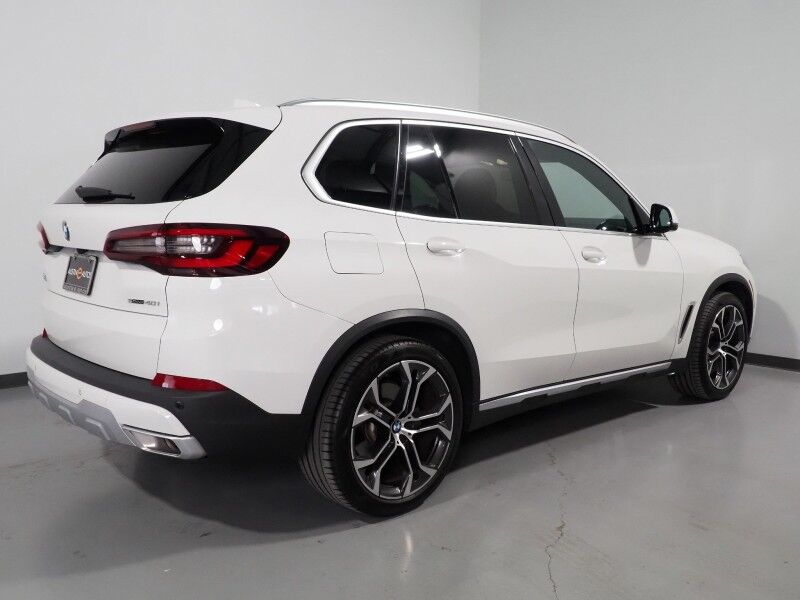 2023 BMW X5 sDrive40i *HEADS-UP DISPLAY, NAVIGATION, LIVE COCKPIT PRO, SAFETY ALERTS, PANORAMA MOONROOF, HEATED SEATS, POWER LIFTGATE, REMOTE START, COMFORT ACCESS, 21 INCH WHEELS, WIRELESS CHARGING, ANDROID & APPLE Round Rock TX