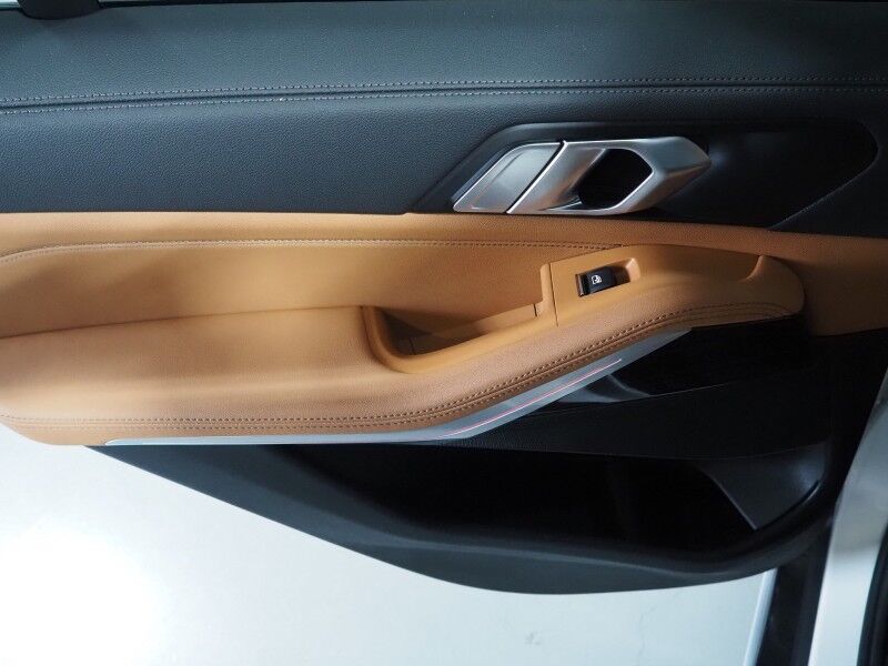 2023 BMW X5 sDrive40i *HEADS-UP DISPLAY, NAVIGATION, LIVE COCKPIT PRO, SAFETY ALERTS, PANORAMA MOONROOF, HEATED SEATS, POWER LIFTGATE, REMOTE START, COMFORT ACCESS, 21 INCH WHEELS, WIRELESS CHARGING, ANDROID & APPLE Round Rock TX