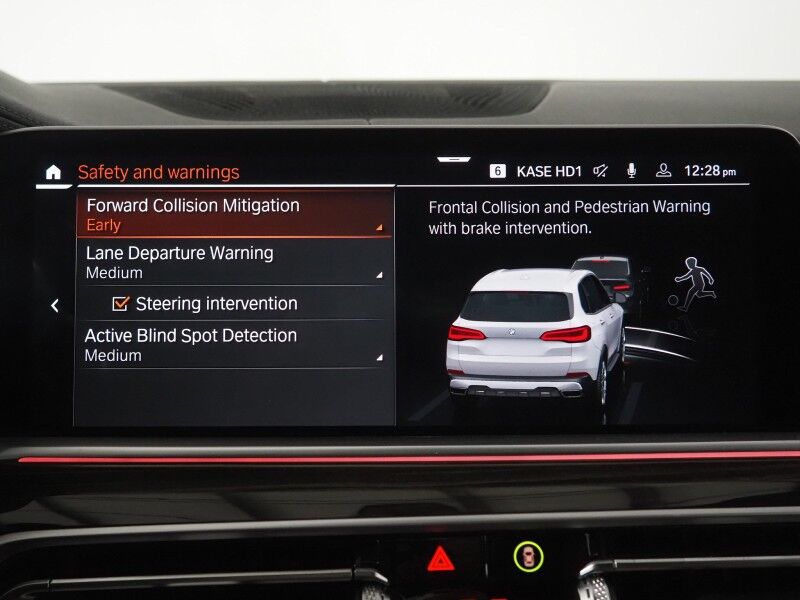 2023 BMW X5 sDrive40i *HEADS-UP DISPLAY, NAVIGATION, LIVE COCKPIT PRO, SAFETY ALERTS, PANORAMA MOONROOF, HEATED SEATS, POWER LIFTGATE, REMOTE START, COMFORT ACCESS, 21 INCH WHEELS, WIRELESS CHARGING, ANDROID & APPLE Round Rock TX