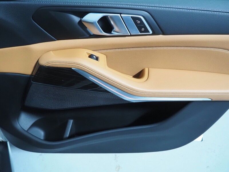 2023 BMW X5 sDrive40i *HEADS-UP DISPLAY, NAVIGATION, LIVE COCKPIT PRO, SAFETY ALERTS, PANORAMA MOONROOF, HEATED SEATS, POWER LIFTGATE, REMOTE START, COMFORT ACCESS, 21 INCH WHEELS, WIRELESS CHARGING, ANDROID & APPLE Round Rock TX