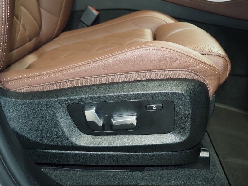 2023 BMW X5 sDrive40i *M SPORT, DRIVING ASSIST PRO, HEADS-UP DISPLAY, NAVIGATION, LIVE COCKPIT PRO, ADAPTIVE CRUISE, SAFETY ALERTS, 360 CAMERAS, PANO MOONROOF, HEATED SEATS, REMOTE START, 22 INCH WHEELS, WIRELESS CHARGING, ANDROID & APPLE Round Rock TX