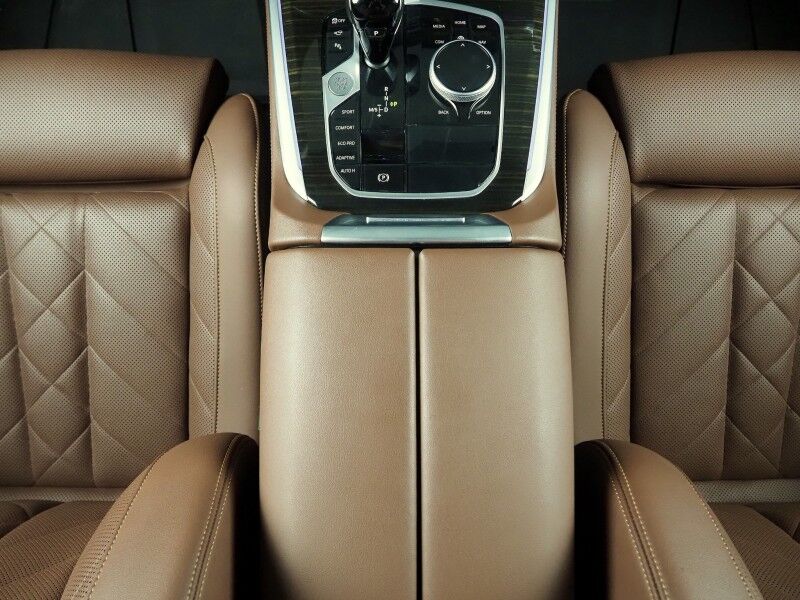 2023 BMW X5 sDrive40i *M SPORT, DRIVING ASSIST PRO, HEADS-UP DISPLAY, NAVIGATION, LIVE COCKPIT PRO, ADAPTIVE CRUISE, SAFETY ALERTS, 360 CAMERAS, PANO MOONROOF, HEATED SEATS, REMOTE START, 22 INCH WHEELS, WIRELESS CHARGING, ANDROID & APPLE Round Rock TX