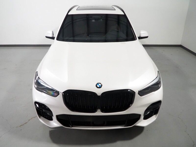 2023 BMW X5 sDrive40i *M SPORT, DRIVING ASSIST PRO, HEADS-UP DISPLAY, NAVIGATION, LIVE COCKPIT PRO, ADAPTIVE CRUISE, SAFETY ALERTS, 360 CAMERAS, PANO MOONROOF, HEATED SEATS, REMOTE START, 22 INCH WHEELS, WIRELESS CHARGING, ANDROID & APPLE Round Rock TX