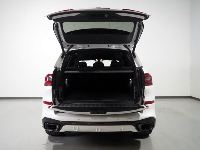 2023 BMW X5 sDrive40i *M SPORT, DRIVING ASSIST PRO, HEADS-UP DISPLAY, NAVIGATION, LIVE COCKPIT PRO, ADAPTIVE CRUISE, SAFETY ALERTS, 360 CAMERAS, PANO MOONROOF, HEATED SEATS, REMOTE START, 22 INCH WHEELS, WIRELESS CHARGING, ANDROID & APPLE Round Rock TX