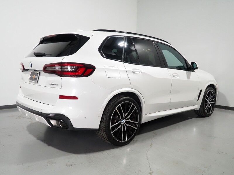 2023 BMW X5 sDrive40i *M SPORT, DRIVING ASSIST PRO, HEADS-UP DISPLAY, NAVIGATION, LIVE COCKPIT PRO, ADAPTIVE CRUISE, SAFETY ALERTS, 360 CAMERAS, PANO MOONROOF, HEATED SEATS, REMOTE START, 22 INCH WHEELS, WIRELESS CHARGING, ANDROID & APPLE Round Rock TX