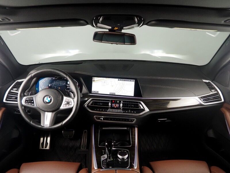 2023 BMW X5 sDrive40i *M SPORT, DRIVING ASSIST PRO, HEADS-UP DISPLAY, NAVIGATION, LIVE COCKPIT PRO, ADAPTIVE CRUISE, SAFETY ALERTS, 360 CAMERAS, PANO MOONROOF, HEATED SEATS, REMOTE START, 22 INCH WHEELS, WIRELESS CHARGING, ANDROID & APPLE Round Rock TX