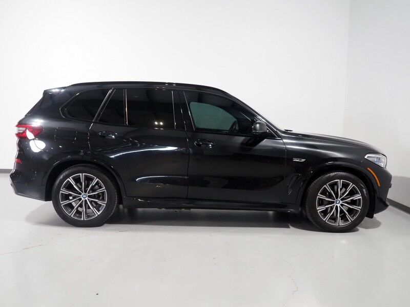 2023 BMW X5 xDrive45e Plug-In Hybrid AWD *M SPORT, EXECUTIVE PKG, HEADS-UP DISPLAY, NAVIGATION, LIVE COCKPIT PRO, SAFETY ALERTS, 360 CAMERAS, PANO SKY LOUNGE ROOF, MERINO LEATHER, HEATED MULTI-CONTOUR SEATS, ICON LED HEADLIGHTS, 20 INCH WHEELS, ANDROID & APPLE Round Rock TX