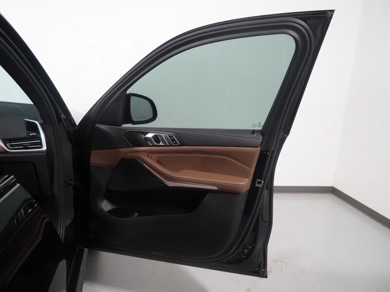 2023 BMW X5 xDrive45e Plug-In Hybrid AWD *M SPORT, EXECUTIVE PKG, HEADS-UP DISPLAY, NAVIGATION, LIVE COCKPIT PRO, SAFETY ALERTS, 360 CAMERAS, PANO SKY LOUNGE ROOF, MERINO LEATHER, HEATED MULTI-CONTOUR SEATS, ICON LED HEADLIGHTS, 20 INCH WHEELS, ANDROID & APPLE Round Rock TX