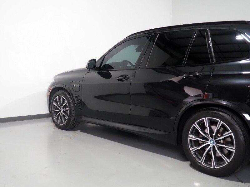 2023 BMW X5 xDrive45e Plug-In Hybrid AWD *M SPORT, EXECUTIVE PKG, HEADS-UP DISPLAY, NAVIGATION, LIVE COCKPIT PRO, SAFETY ALERTS, 360 CAMERAS, PANO SKY LOUNGE ROOF, MERINO LEATHER, HEATED MULTI-CONTOUR SEATS, ICON LED HEADLIGHTS, 20 INCH WHEELS, ANDROID & APPLE Round Rock TX