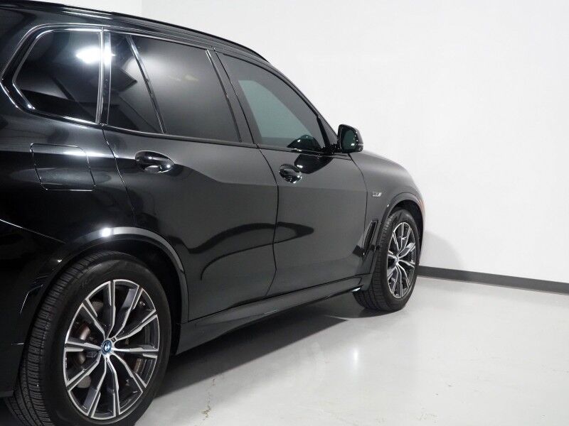 2023 BMW X5 xDrive45e Plug-In Hybrid AWD *M SPORT, EXECUTIVE PKG, HEADS-UP DISPLAY, NAVIGATION, LIVE COCKPIT PRO, SAFETY ALERTS, 360 CAMERAS, PANO SKY LOUNGE ROOF, MERINO LEATHER, HEATED MULTI-CONTOUR SEATS, ICON LED HEADLIGHTS, 20 INCH WHEELS, ANDROID & APPLE Round Rock TX