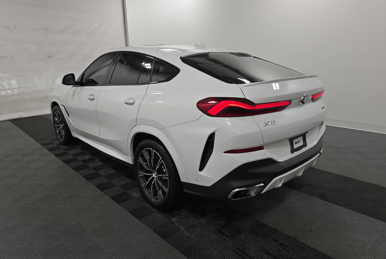 2023 BMW X6 xDrive40i