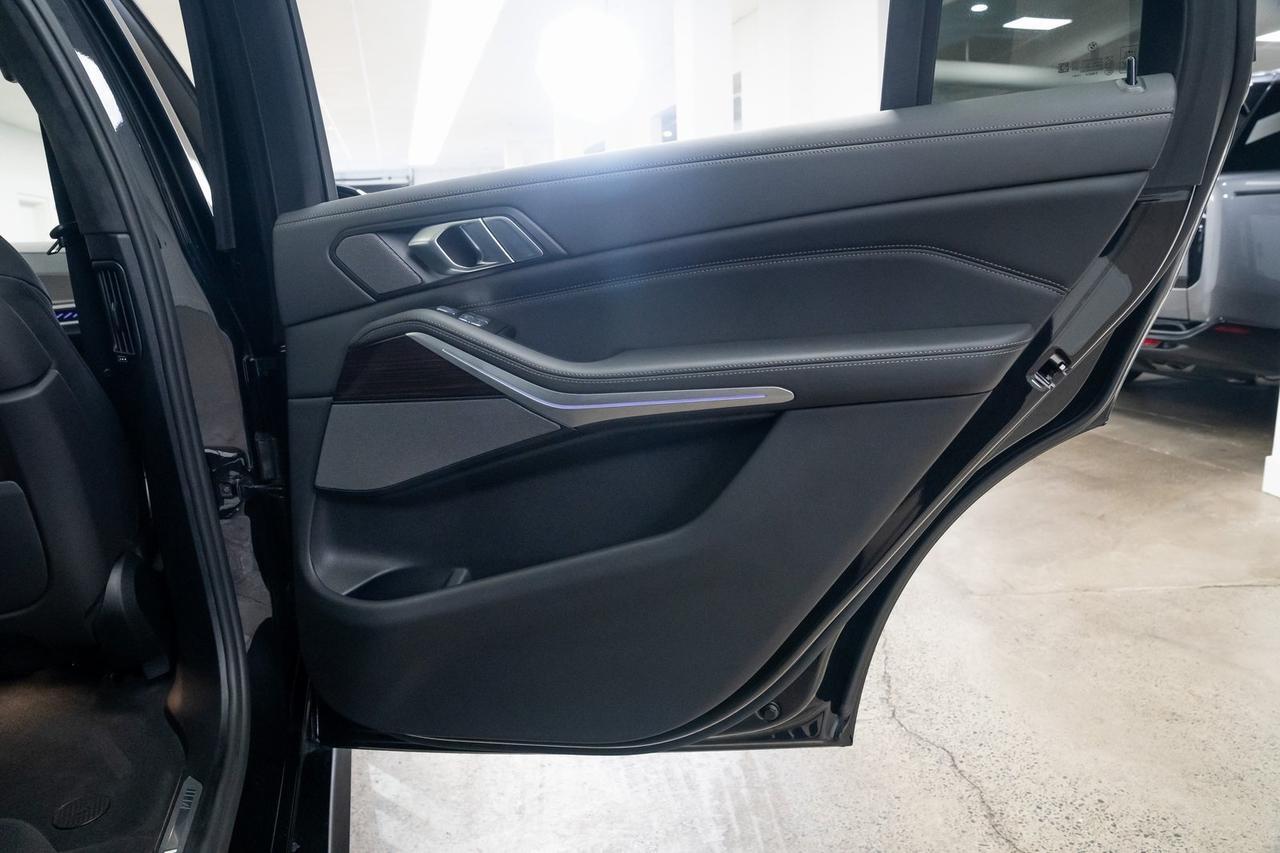 2023 BMW X7 M60i 1 Owner Vented Massage Seats Driving Assist Packag Portland OR