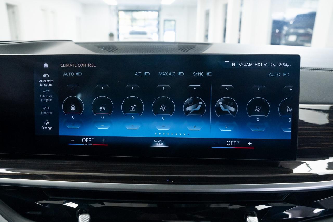 2023 BMW X7 M60i 1 Owner Vented Massage Seats Driving Assist Packag Portland OR