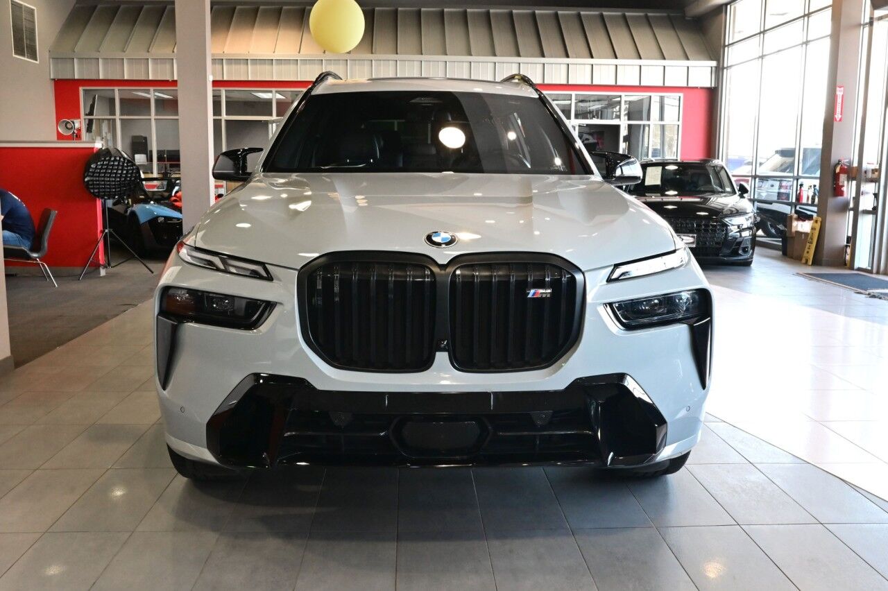 2023 BMW X7 M60i, 23'' Wheels, M-Sport Pro, Executive Pkg