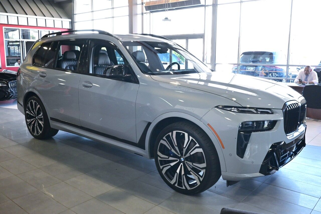 2023 BMW X7 M60i, 23'' Wheels, M-Sport Pro, Executive Pkg