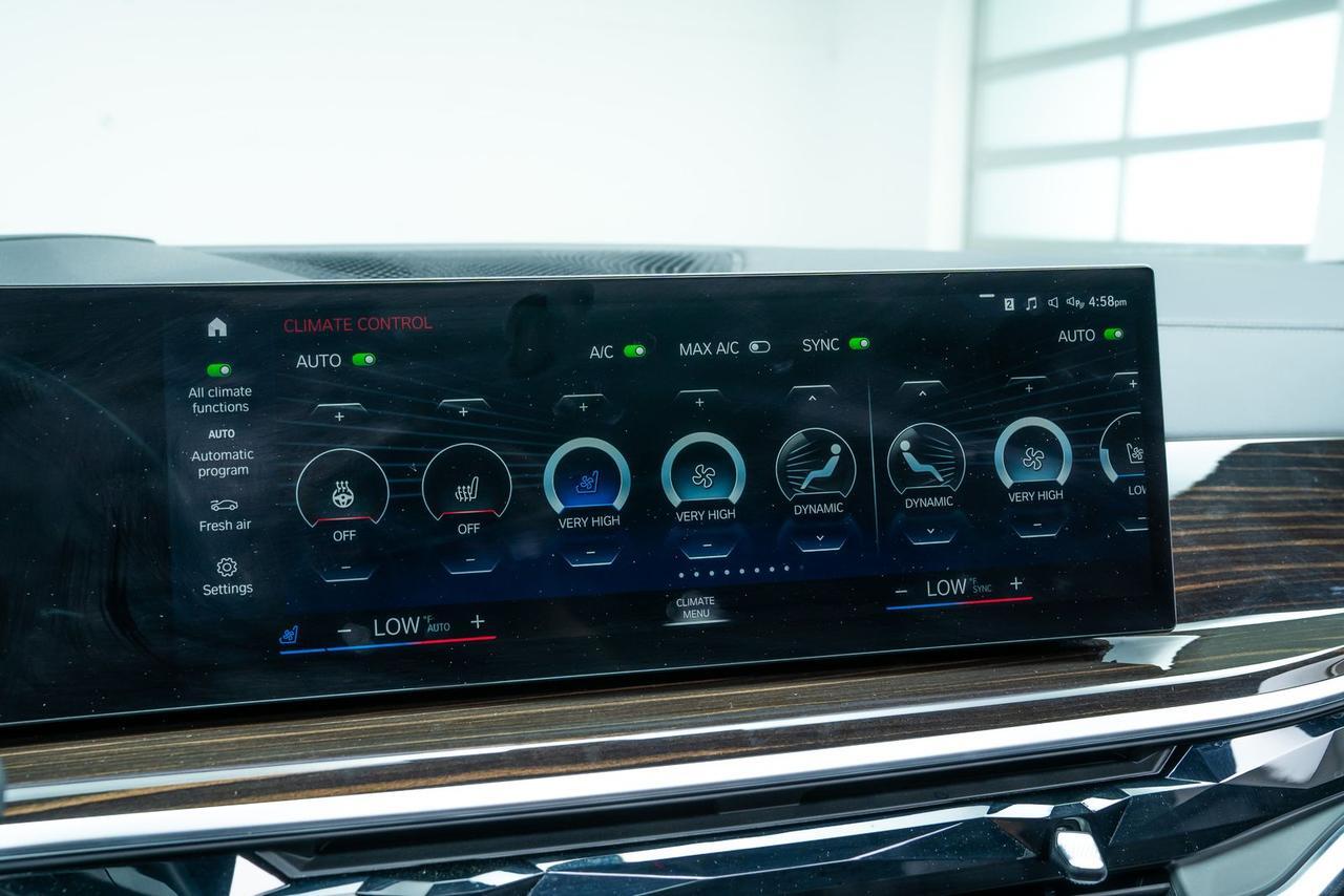 2023 BMW X7 M60i Executive Pkg Driving Assistance Pkg Pro Portland OR